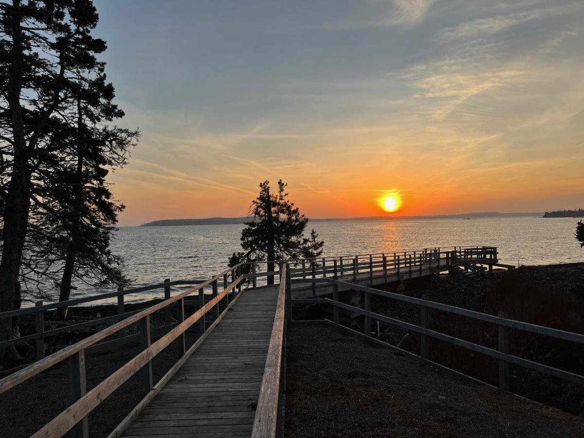 Отель West Quoddy Station Llc Lubec Экстерьер фото