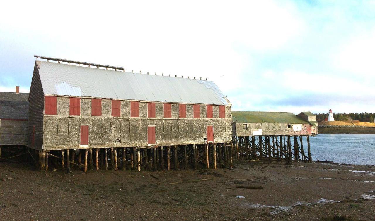 Отель West Quoddy Station Llc Lubec Экстерьер фото